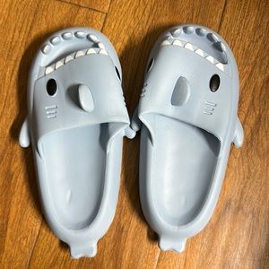 Viral Cartoon Light Blue Rubber Shark Slippers